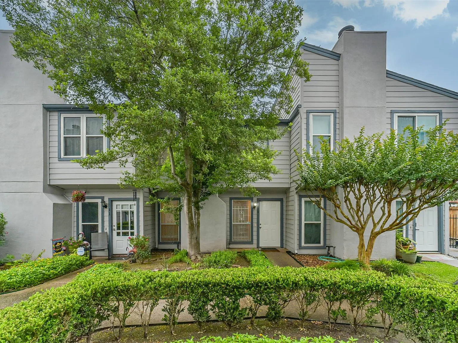 2 bed, 2.5 bath, 1422 sqft, $1,750 — Photo 1