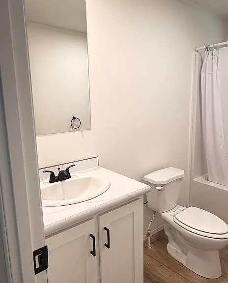 32 Manor Dr — Photo 3