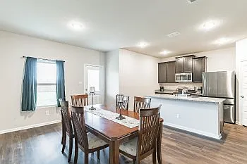 7811 Toledo Bnd — Photo 5