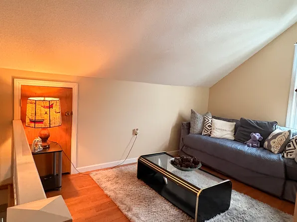 (undisclosed Address), Springfield, MA 01104