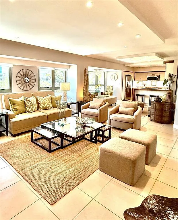 2 bed, 2.0 bath, 1340 sqft, $5,600 — Photo 3