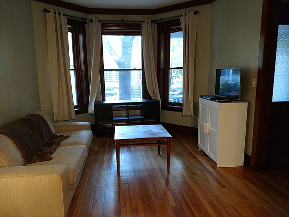 2nd image of 3750 N Hermitage Ave #1