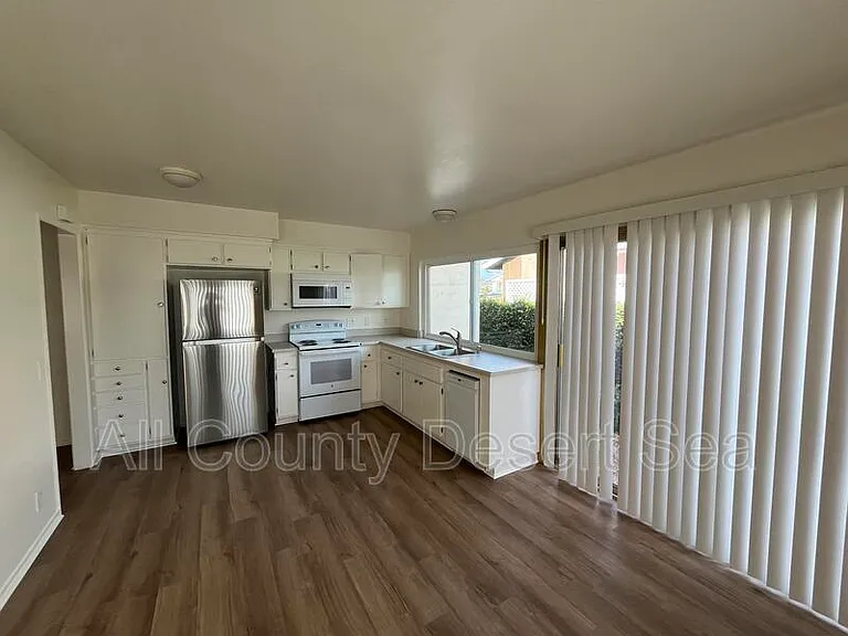 5832 Nordina Dr — Photo 5