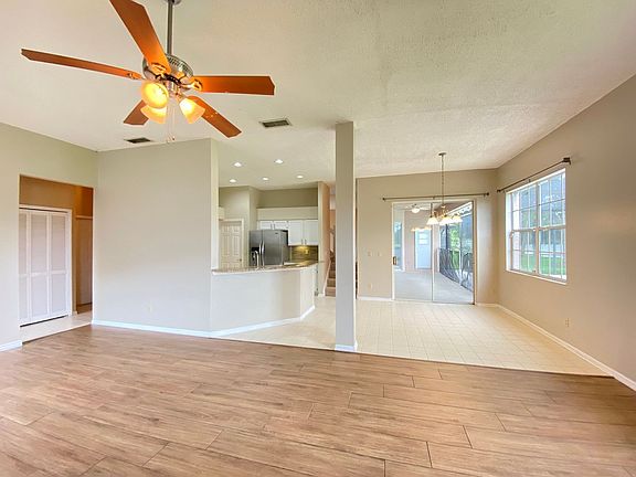 4th image of 3708 Molona Dr