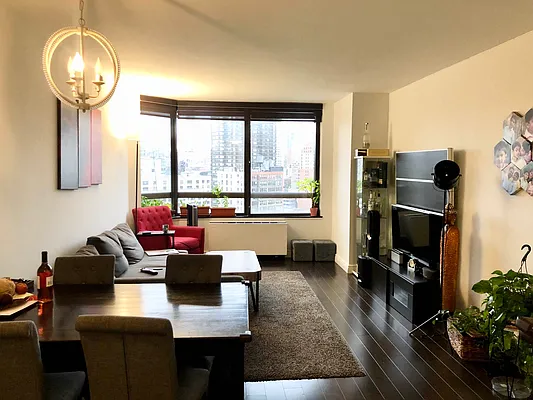 Rented by City Connections Realty | media 10