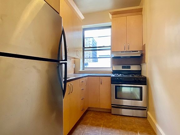 4th image of 243 W 99th St APT 5D