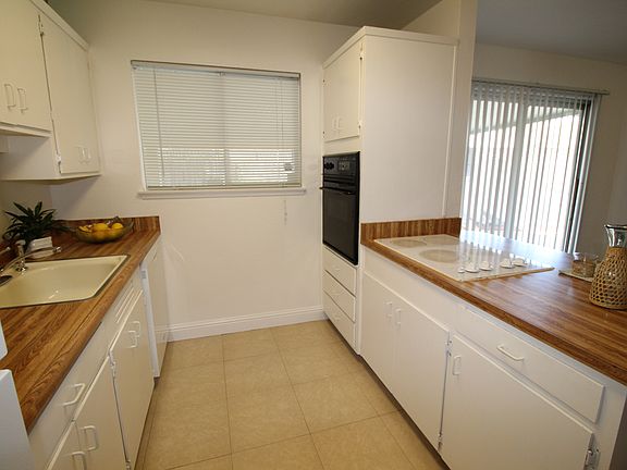 5th image of 405 W Pardee Ln