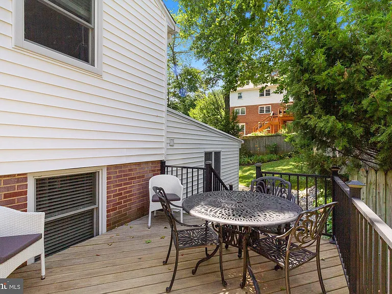 9504 Wadsworth Dr — Photo 17