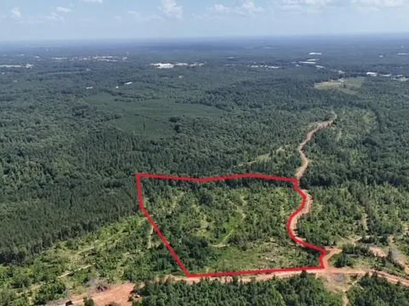 12 Emmaus Dr, Elberton, GA 30635