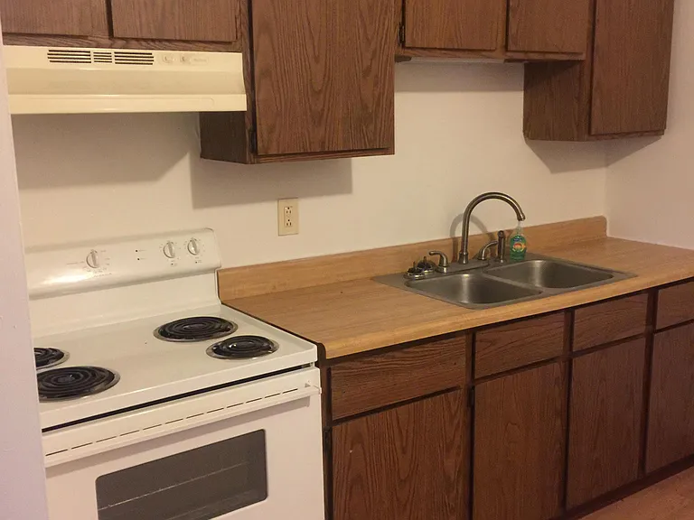 715 Patty Dr — Photo 1