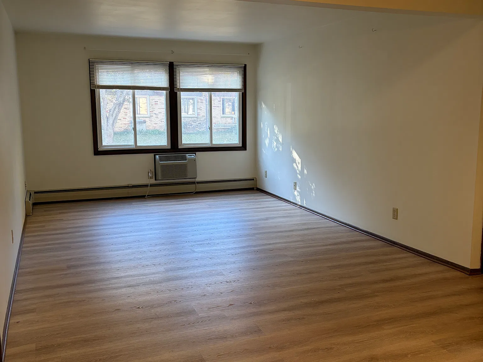 1 bed, 639 sqft, $1,100 — Photo 3