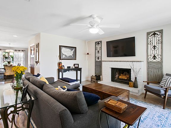 4th image of 971 N 85th Pl