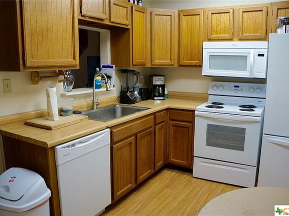 4th image of 1624 Aquarena Springs Dr