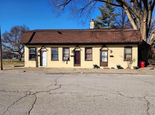 221 N High St, Belleville, IL 62220