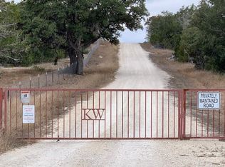 166 Twin Oaks Rd, Mountain Home, TX 78058