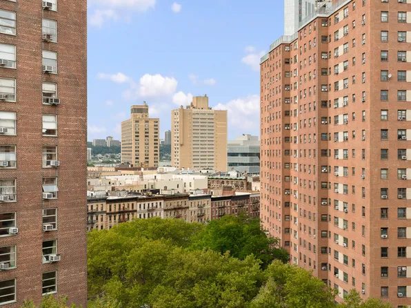 90 La Salle Street image 6 of 22