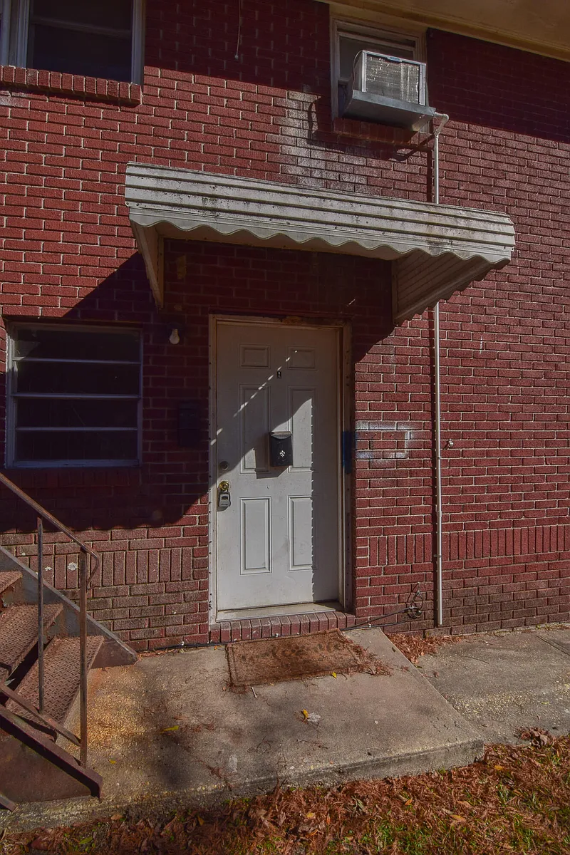Building Photo - 1920 Token St #D