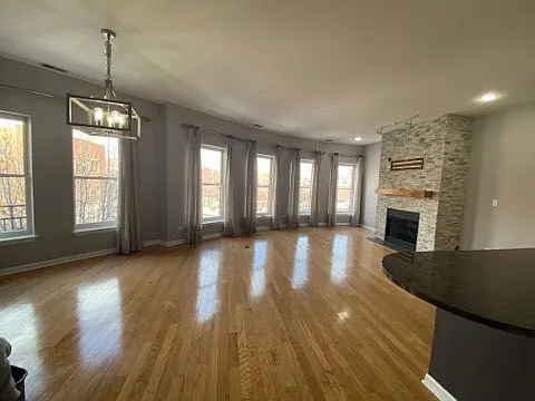 807 W 14th Pl #3B — Photo 3