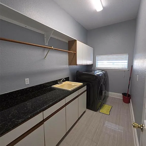 7600 Debeaubien Dr — Photo 18