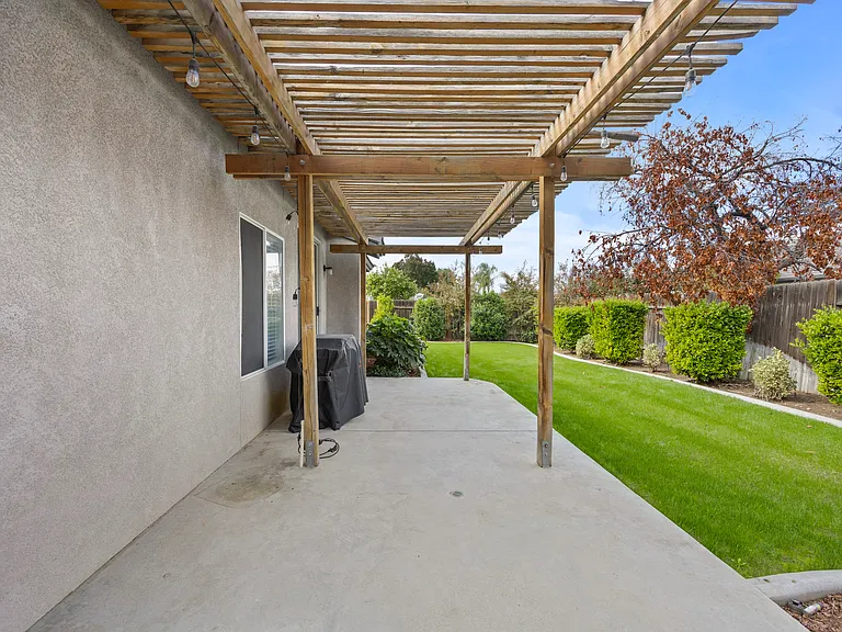9708 San Ysidro Ln — Photo 16