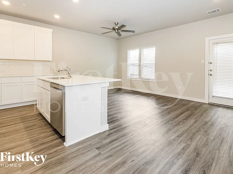 18326 W Centro Cir — Photo 8