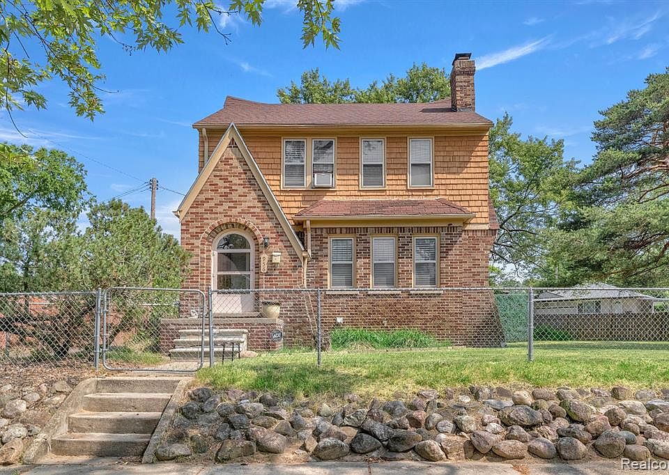 956 Berwick Blvd, Pontiac, MI 48341 Zillow