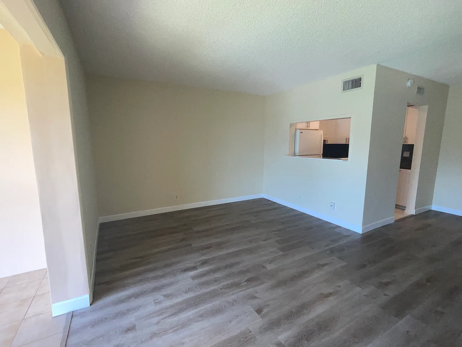 4200 Crystal Lake Dr — Photo 3