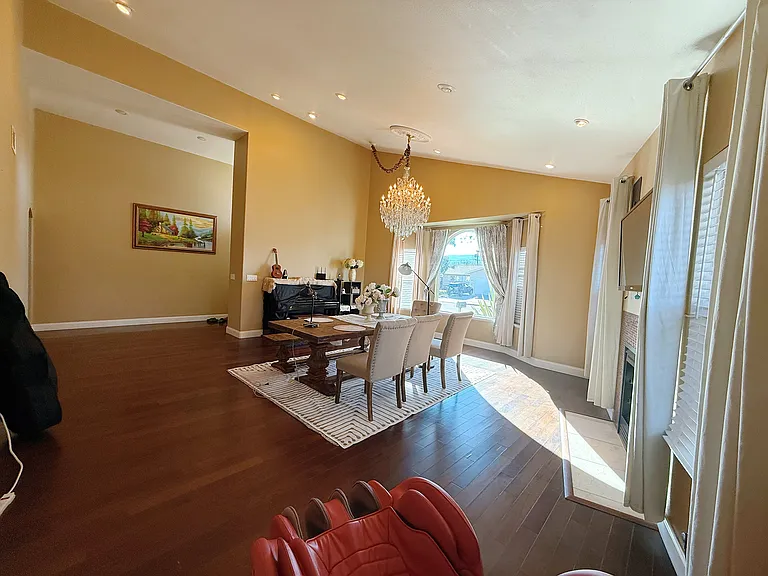 6208 Lillian Way — Photo 14
