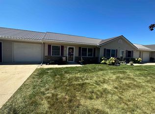 407 S Harkless Dr, Syracuse, IN 46567