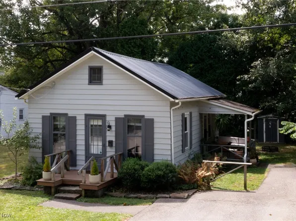 31 2nd St, Poland, OH 44514