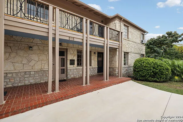 2 bed, 1.0 bath, 1028 sqft, $1,400 — Photo 4