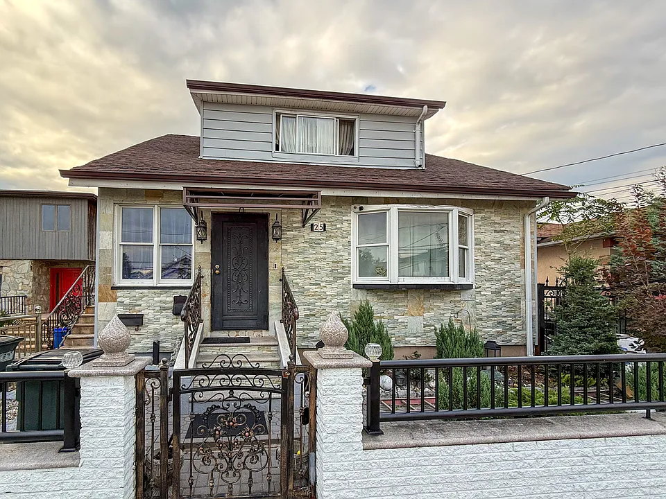 25 Ethel St #2