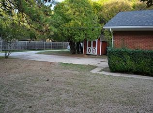 2517 Emerson Ln, Denton, TX 76209