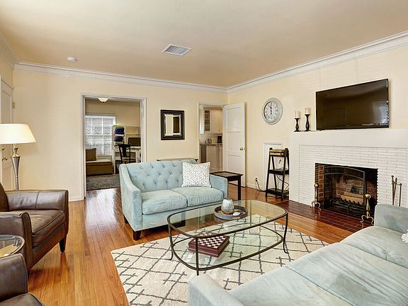 4th image of 11325 Elderwood St