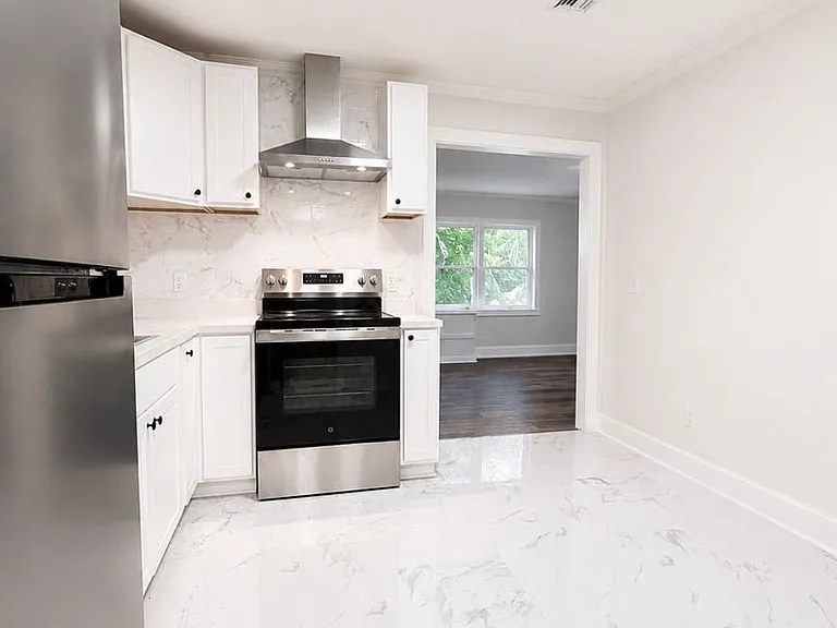 975 Green Ridge Rd — Photo 4