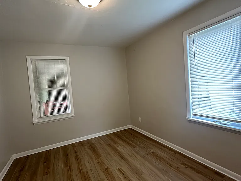 1740 Oxford St SE #6 — Photo 2