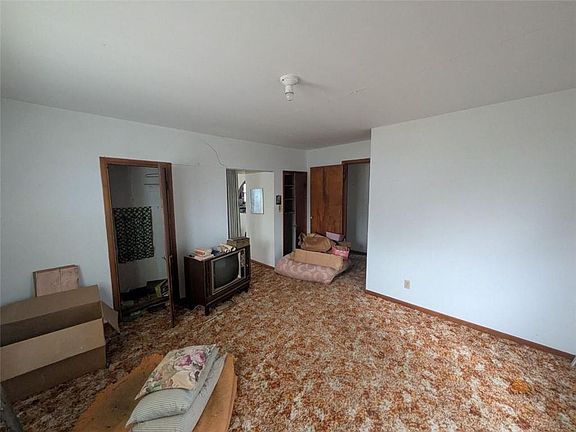 5th image of 511 SW 7th St