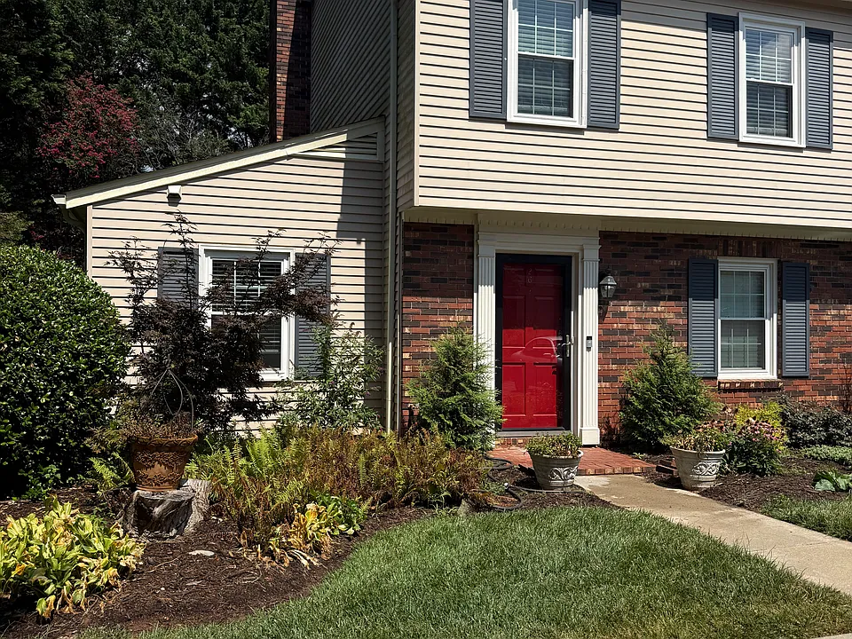 2705 N Center St #26