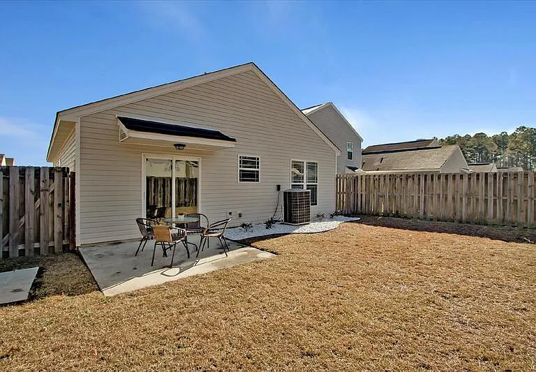 11 Summer Lake Way — Photo 18