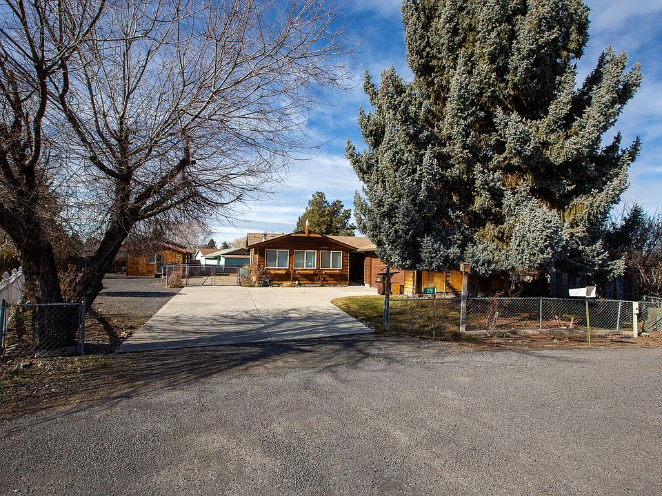 1st image of 379 NE Sorrel Way