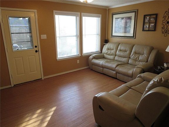 3rd image of 2931 Celian Dr