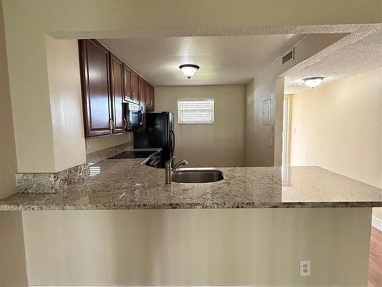 1200 NW 87th Ave #114 — Photo 5