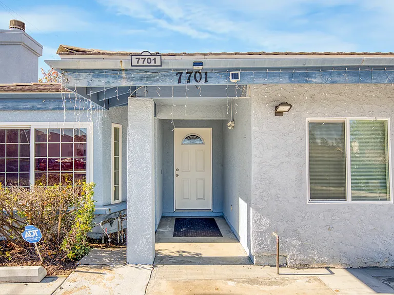 7701 Baird Ave — Photo 3