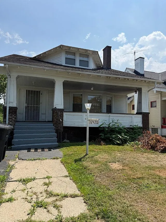 4 bed, 2422 sqft, $1,400 — Photo 1