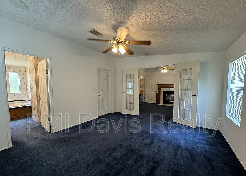 3 bed, 2.0 bath, 1747 sqft, $1,695 — Photo 2