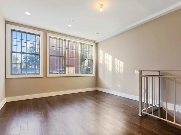 5 Lexington Avenue image 1 of 14