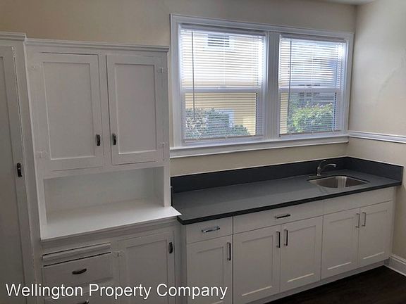 2nd image of 513 Athol Ave #2