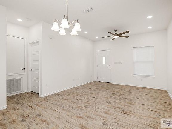 2nd image of 2917 Maria Dr