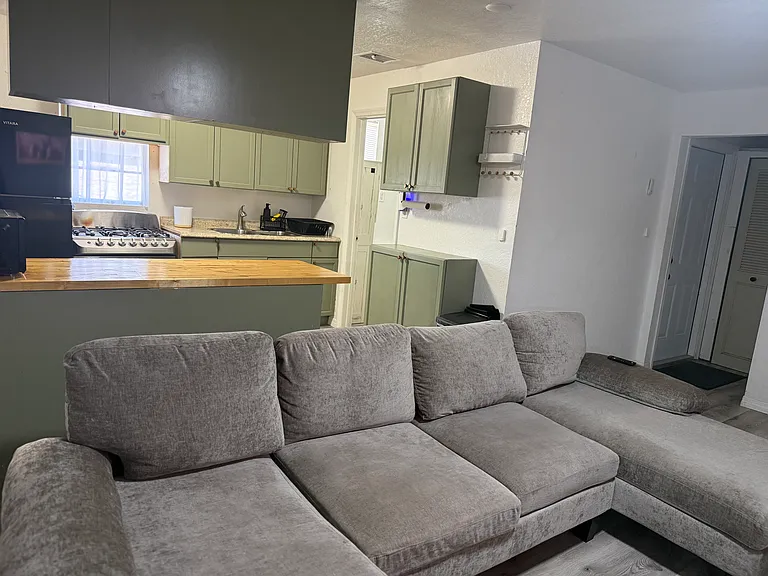 2230 Mateo St — Photo 11