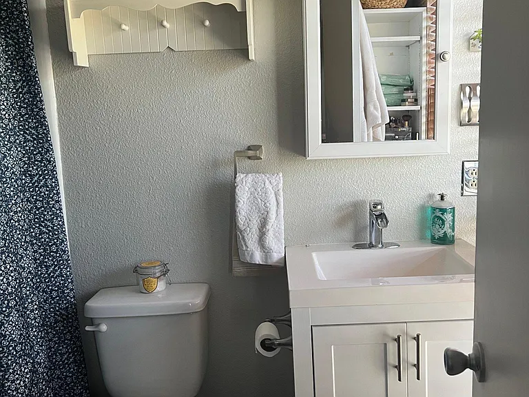 7715 Royal Ln — Photo 15